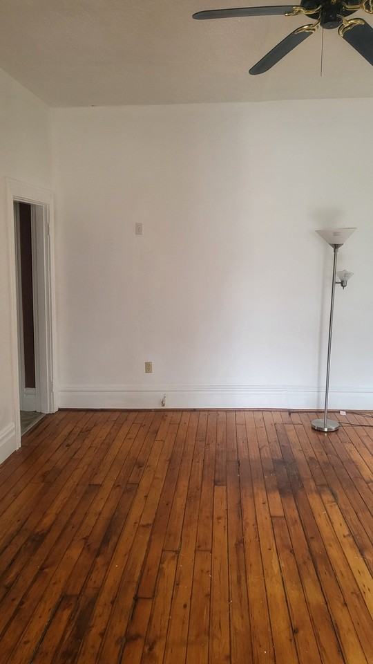 1130 Broadway Ave - Photo 3 of 10