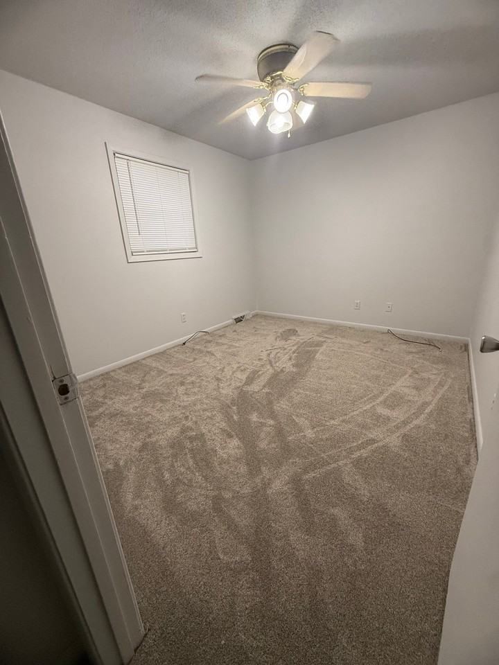 7 S Odessa Dr - Photo 2 of 16