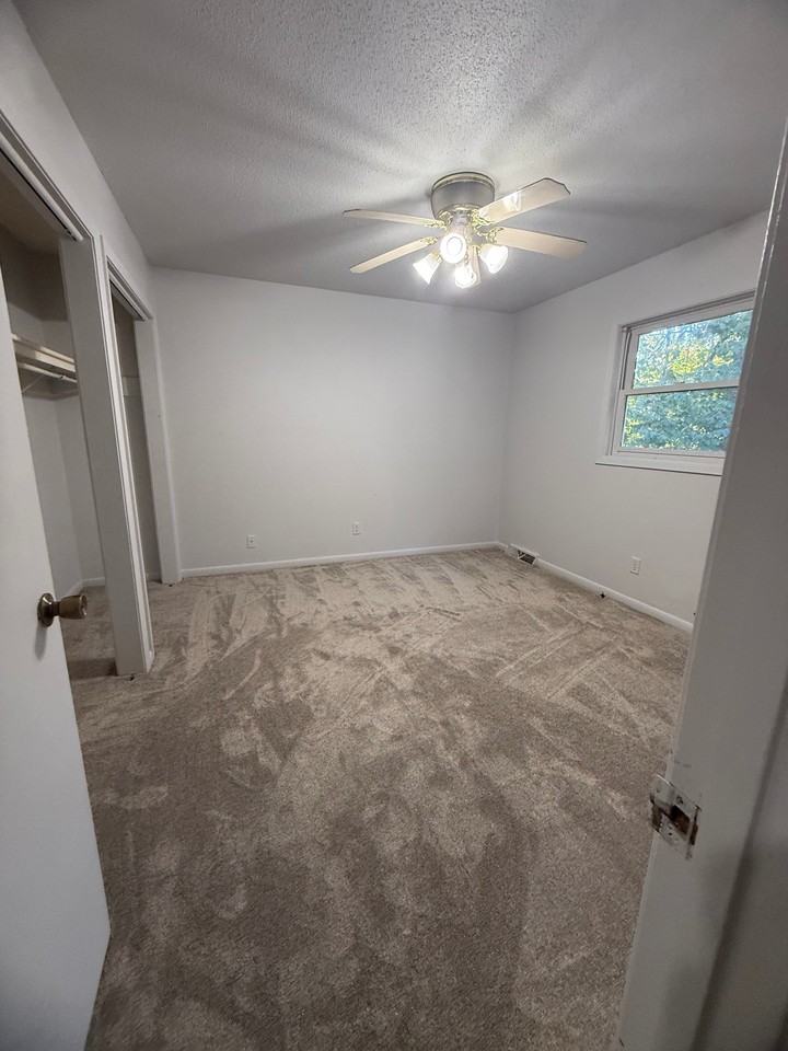 7 S Odessa Dr - Photo 5 of 16
