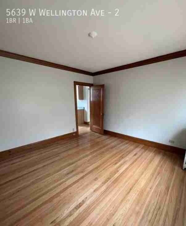 5639 W Wellington Ave #1 - Photo 3 of 9