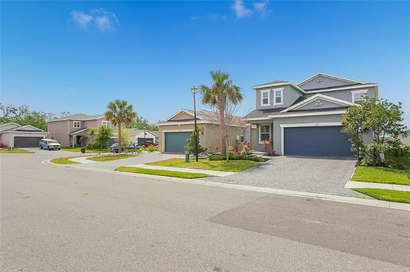 5759 Bungalow Grove Ct - Photo 2 of 20