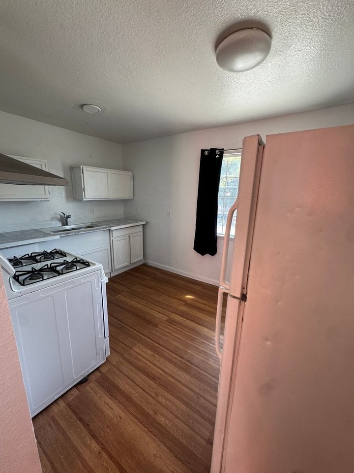 7539 Cook Ave #O - Photo 4 of 7