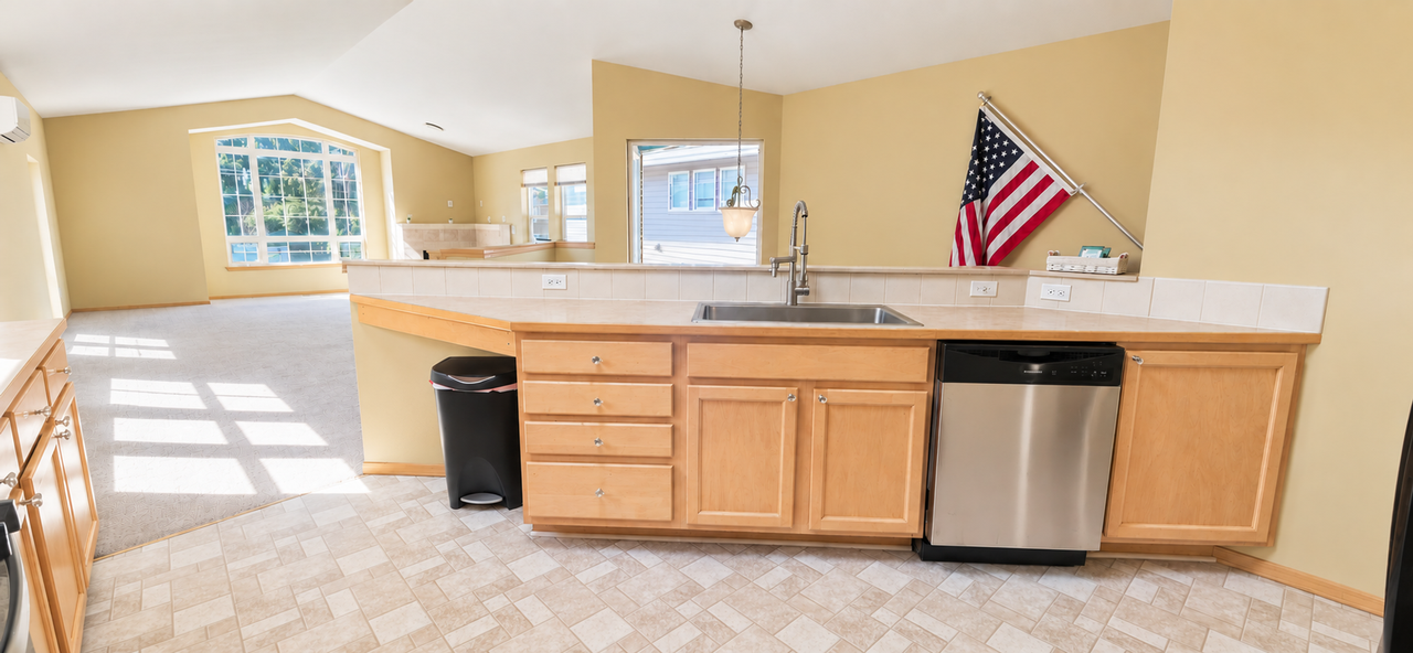 4220 S 116th St - Photo 5 of 12