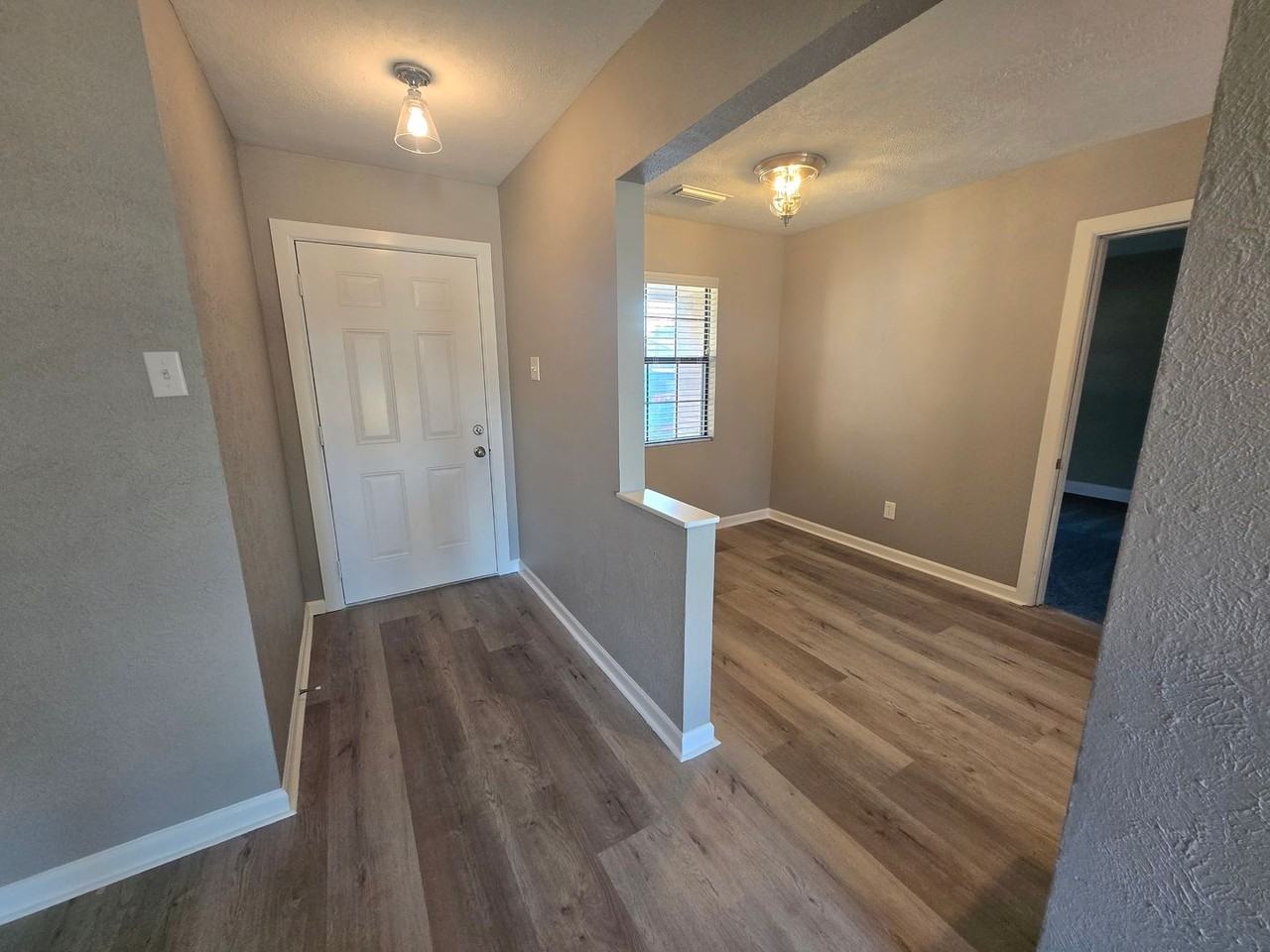 1801 Archery Ln - Photo 2 of 28