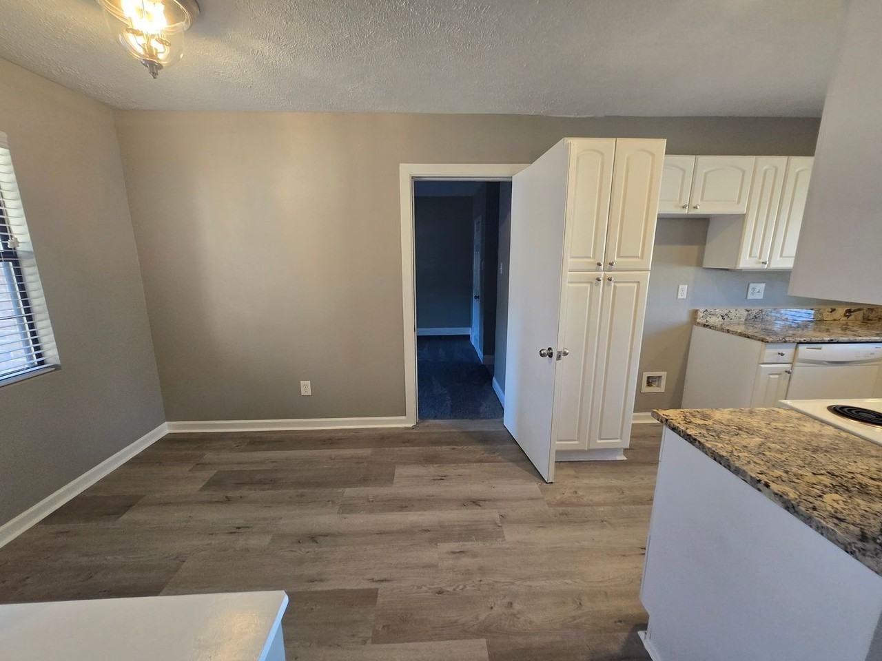 1801 Archery Ln - Photo 4 of 28