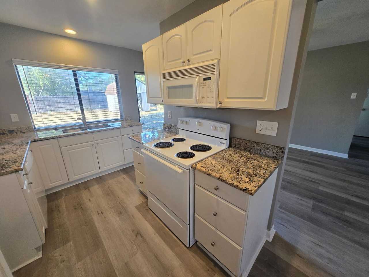 1801 Archery Ln - Photo 6 of 28
