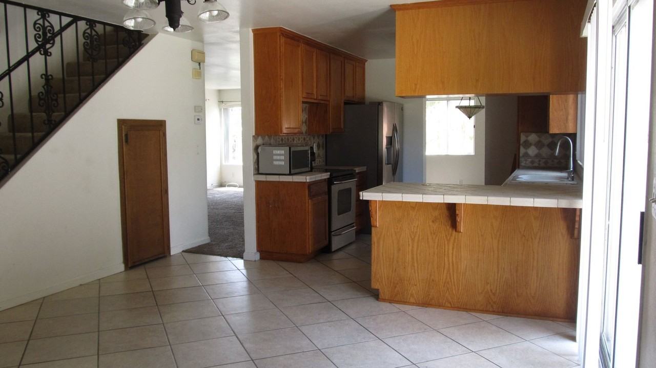 1172 Louden Ln - Photo 4 of 19