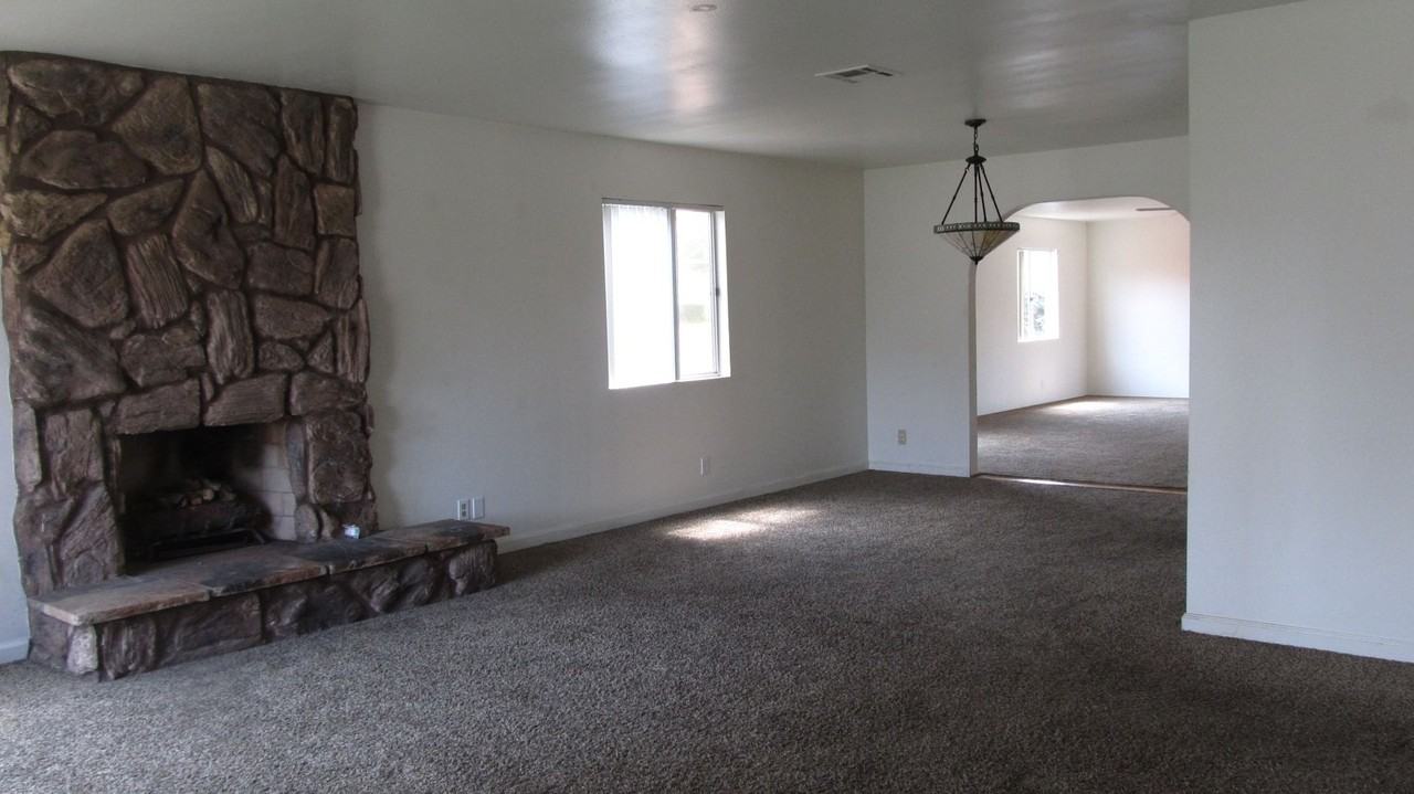 1172 Louden Ln - Photo 5 of 19