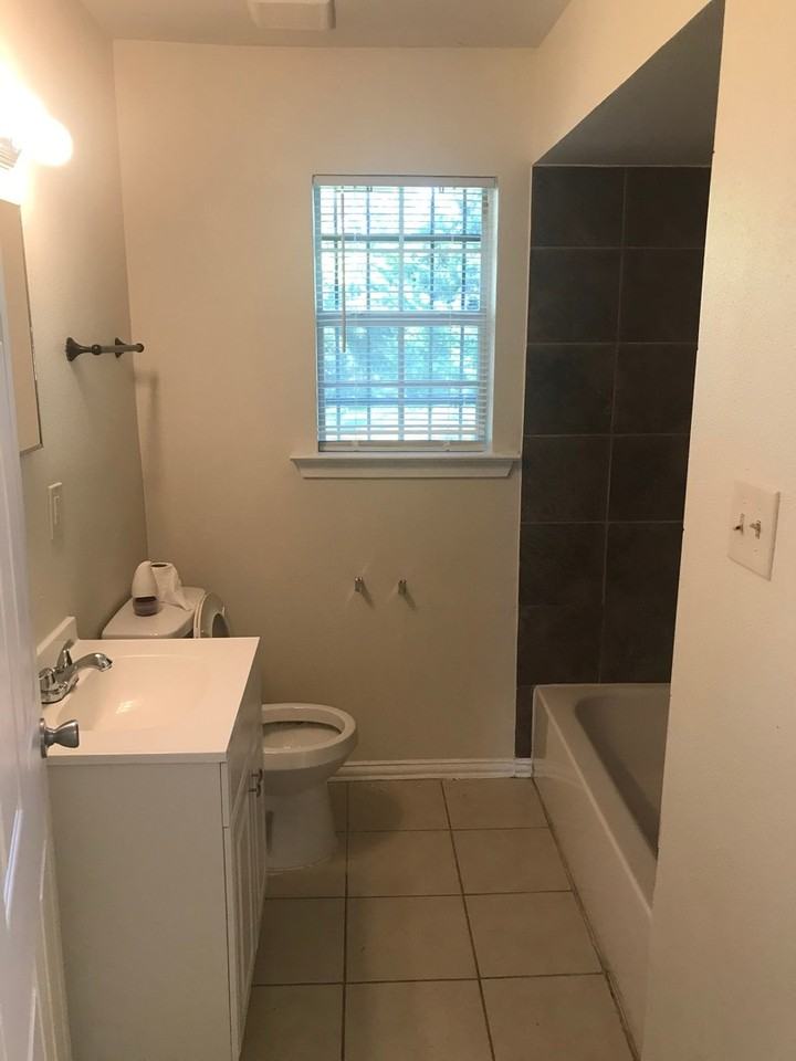218 Wilmer Heights Dr - Photo 2 of 12
