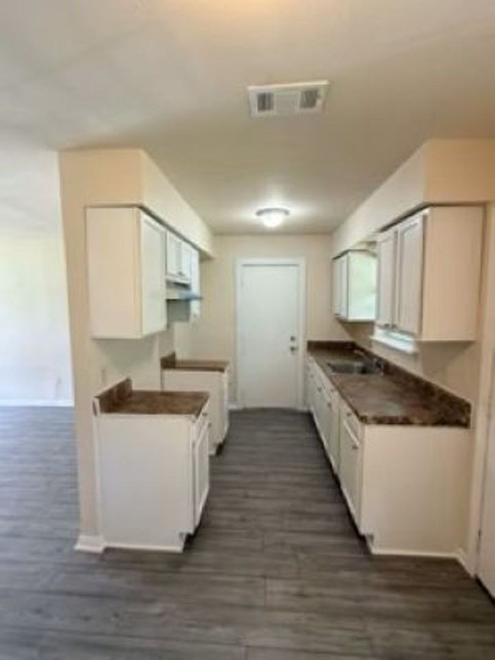 218 Wilmer Heights Dr - Photo 5 of 12