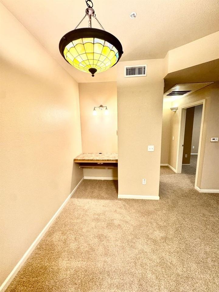 501 Gibson Dr - Photo 5 of 15