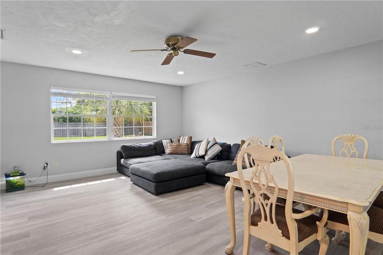 904 Carvell Dr - Photo 2 of 18