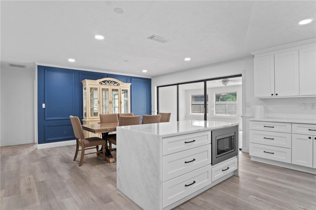 904 Carvell Dr - Photo 4 of 18