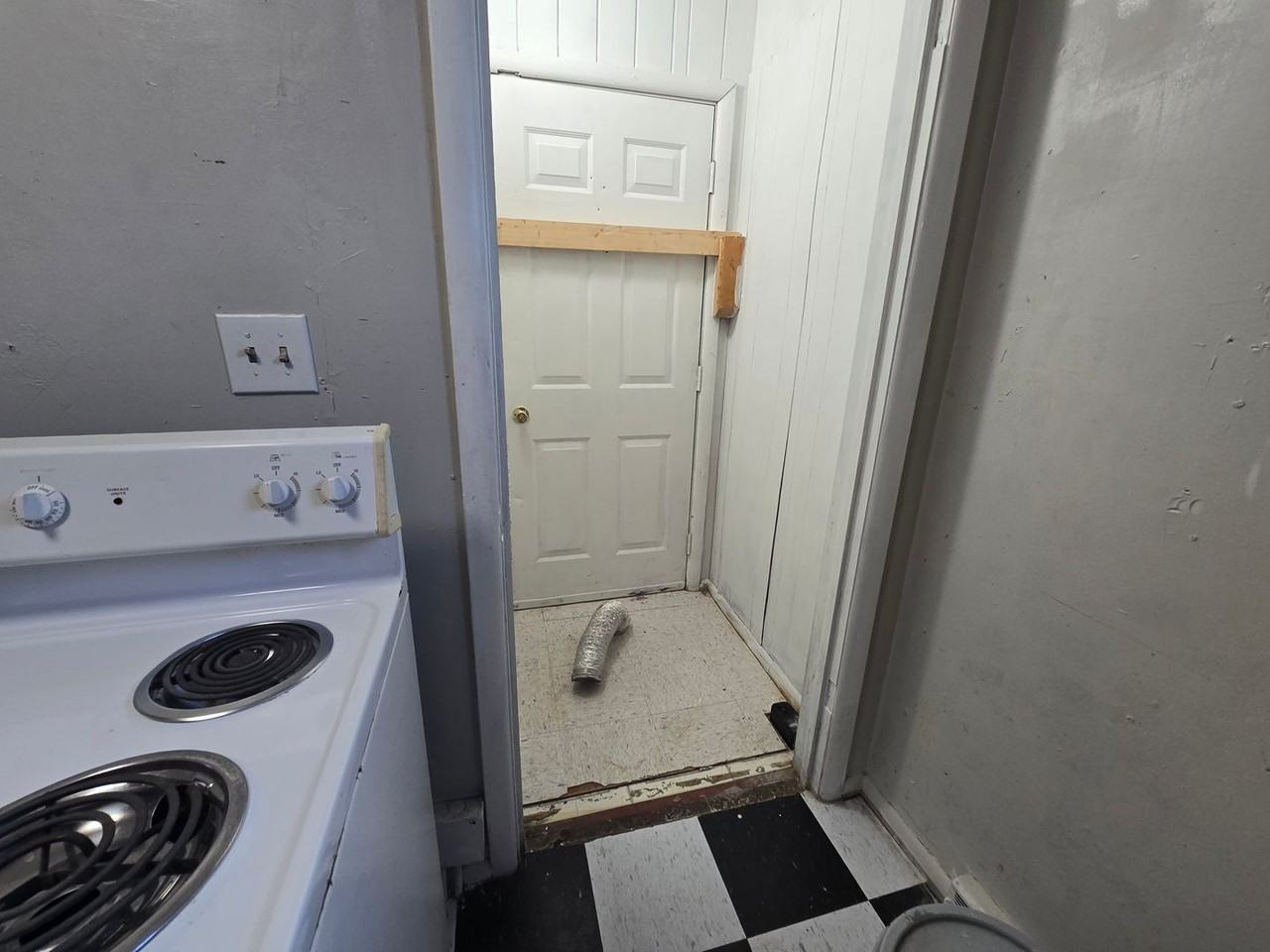 3308 Archdale Rd #B - Photo 6 of 7