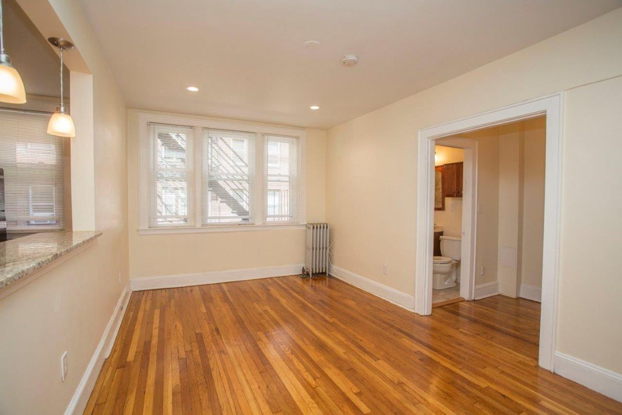 136 Highland Ave - Photo 3 of 9