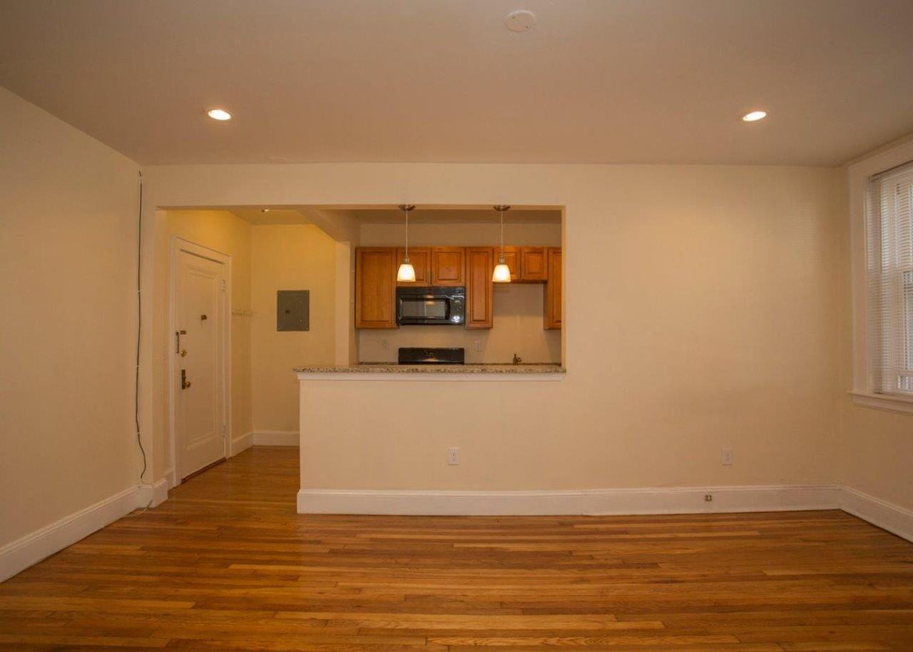 136 Highland Ave - Photo 6 of 9
