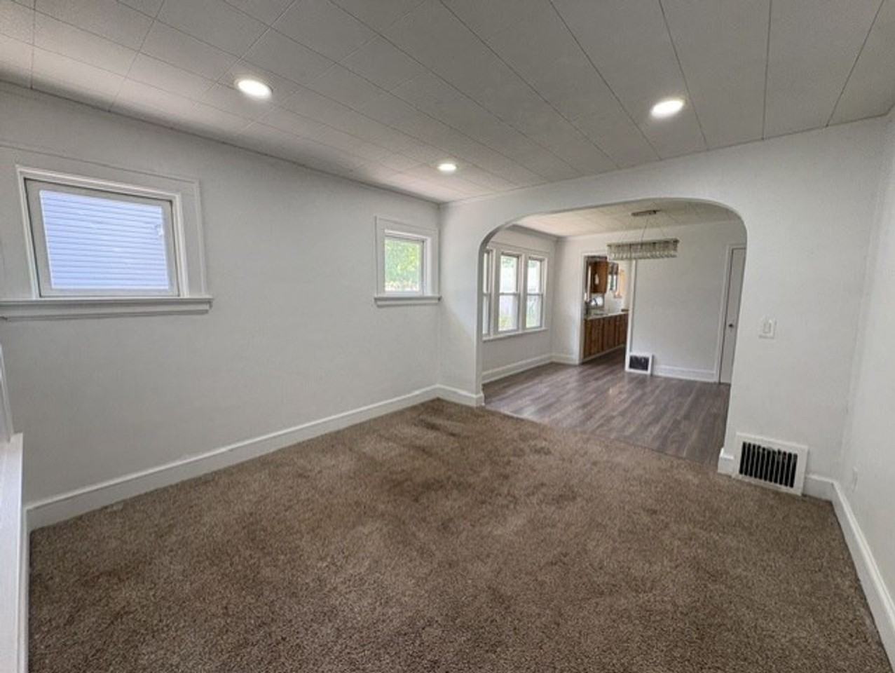 461 Allenford St - Photo 4 of 12