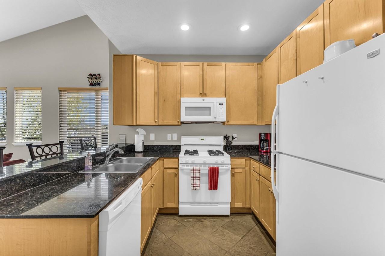 6749 N 2200 W #B302 - Photo 5 of 33