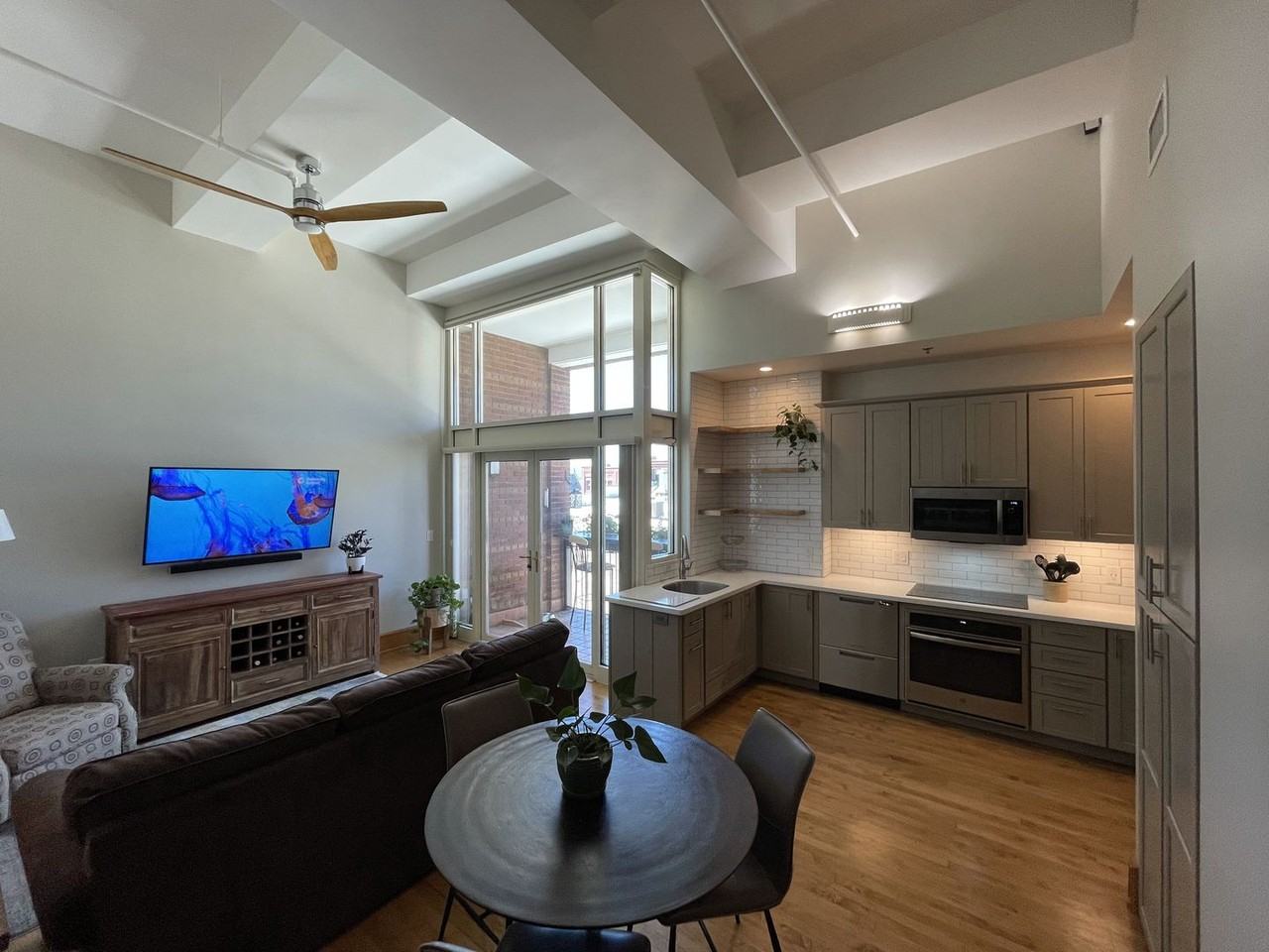 59C College St - Photo 3 of 35