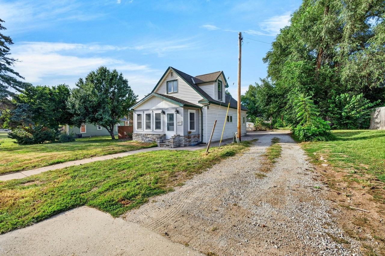 6514 Blondo St - Photo 4 of 27