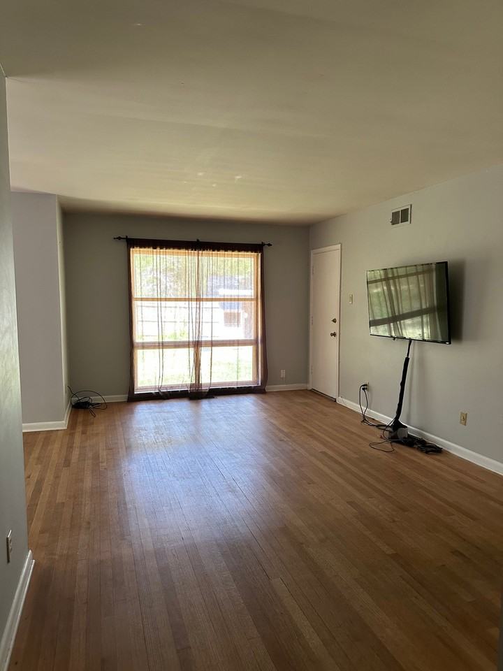 5162 Meadowcrest Cir - Photo 5 of 6