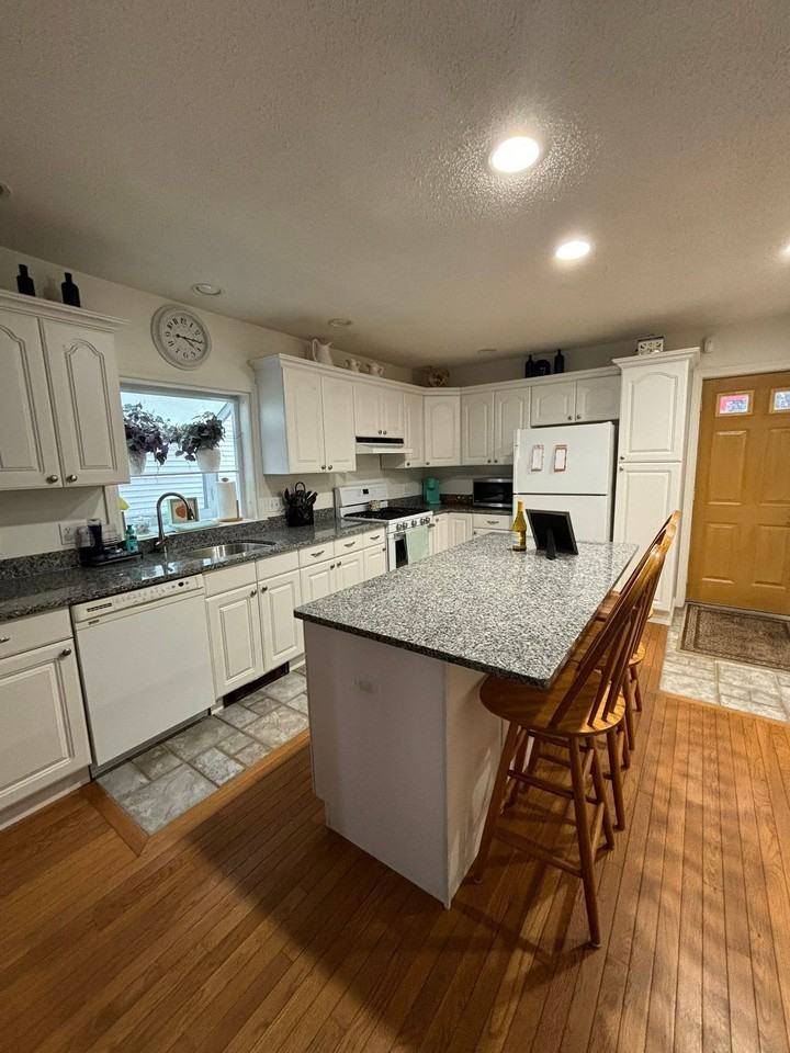 773 Main St - Photo 4 of 17