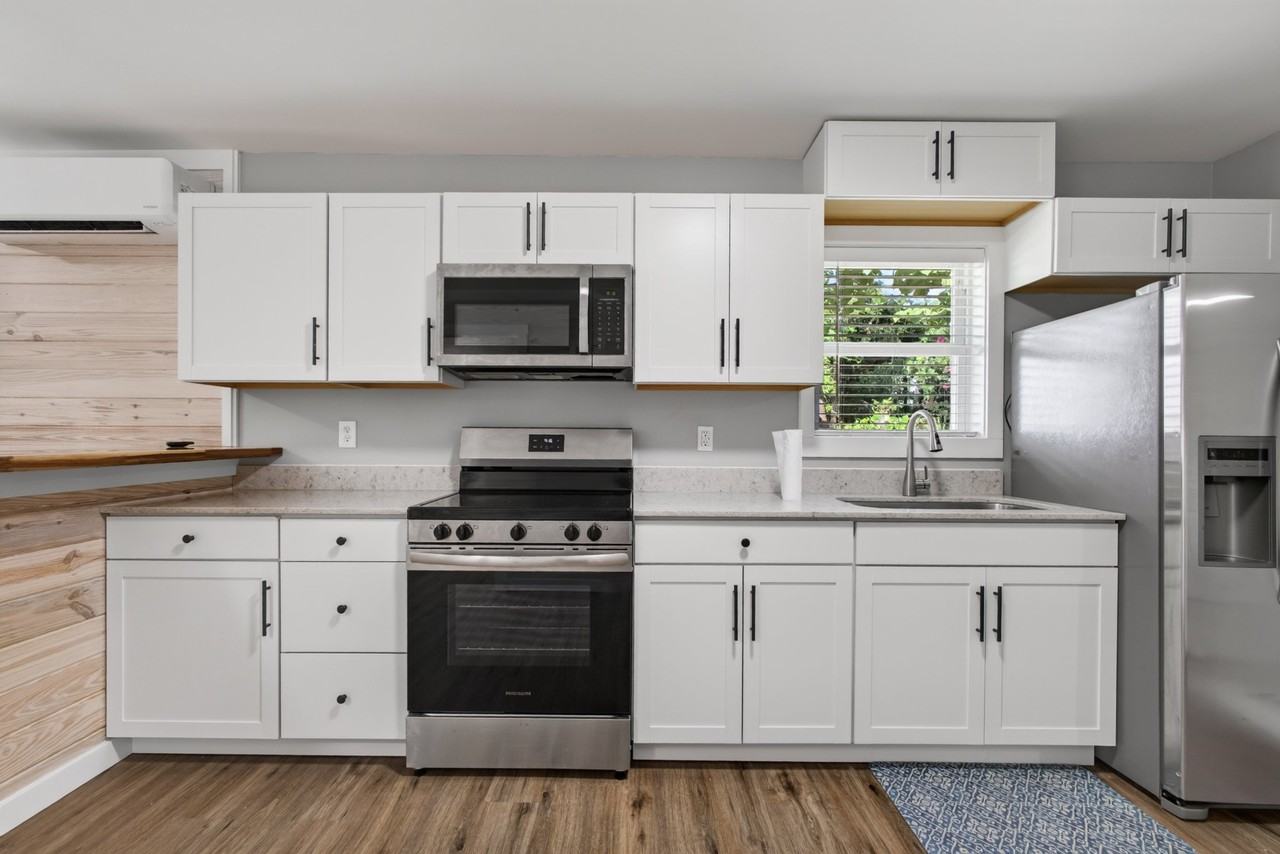 1311 Oak St - Photo 3 of 10