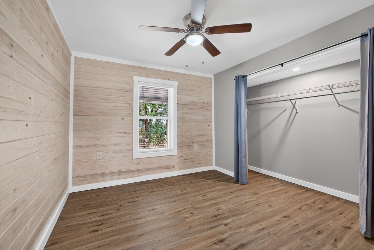 1311 Oak St - Photo 4 of 10
