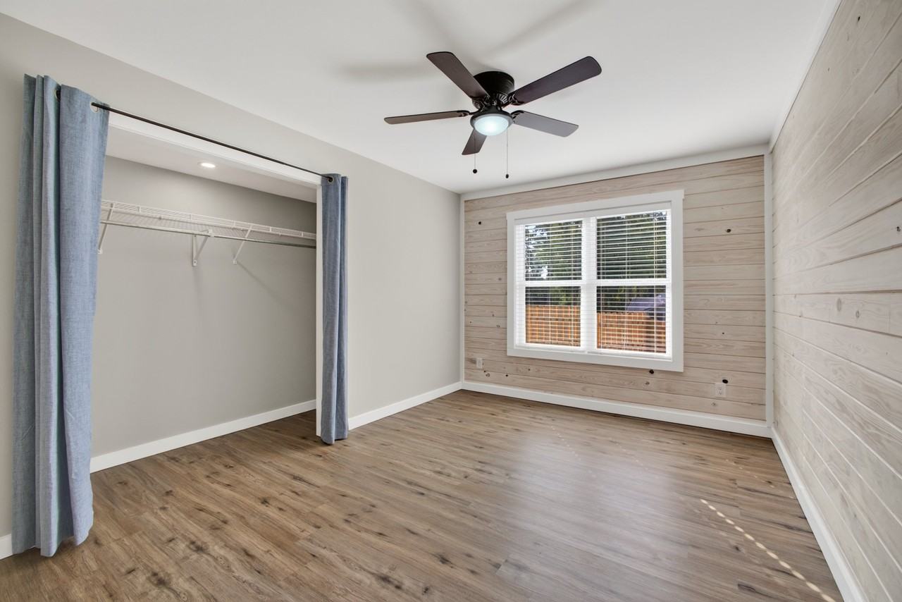 1311 Oak St - Photo 5 of 10
