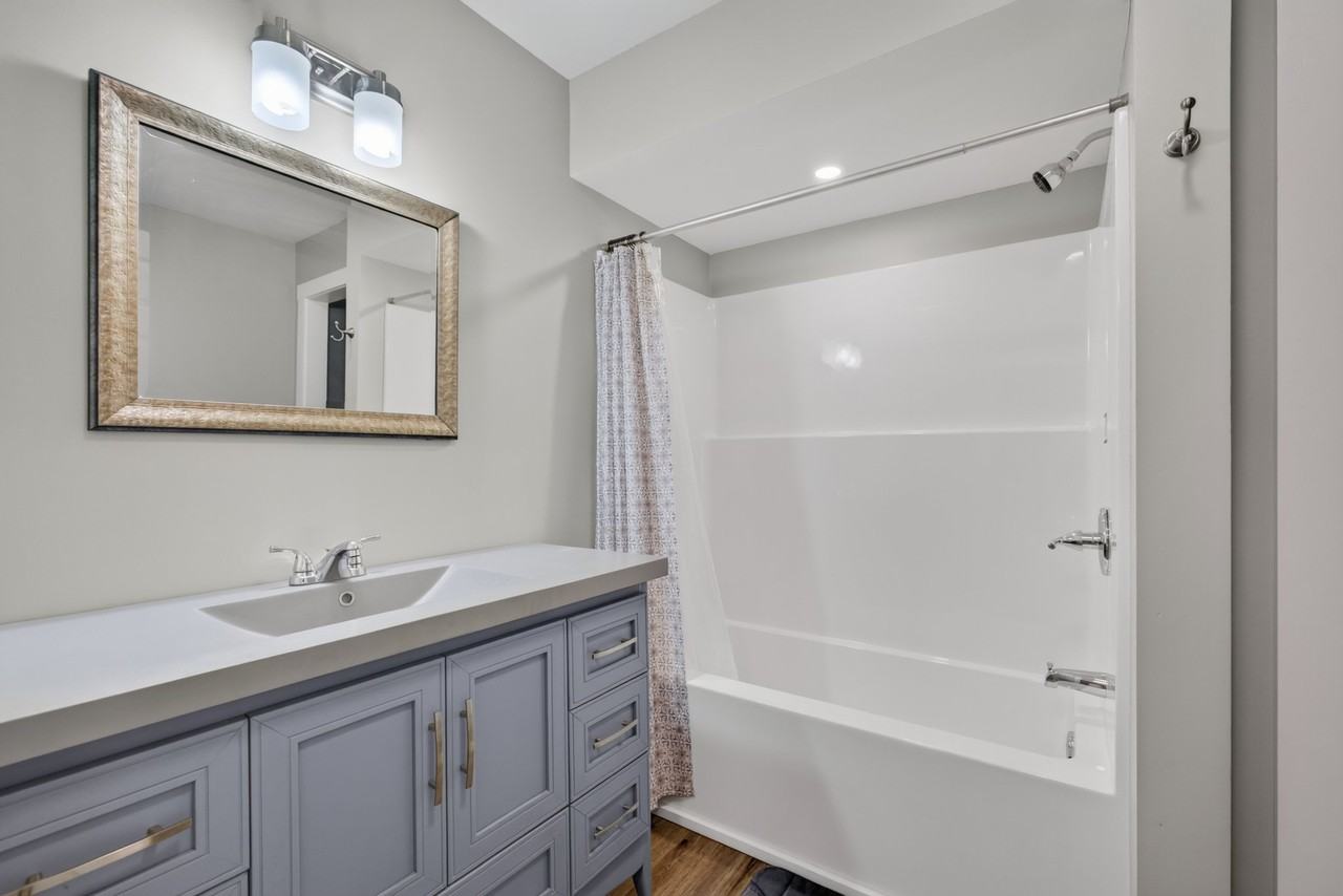 1311 Oak St - Photo 6 of 10