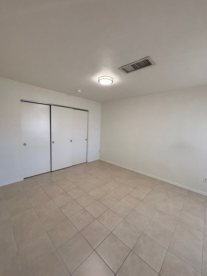 6719 N 33rd Dr - Photo 5 of 12