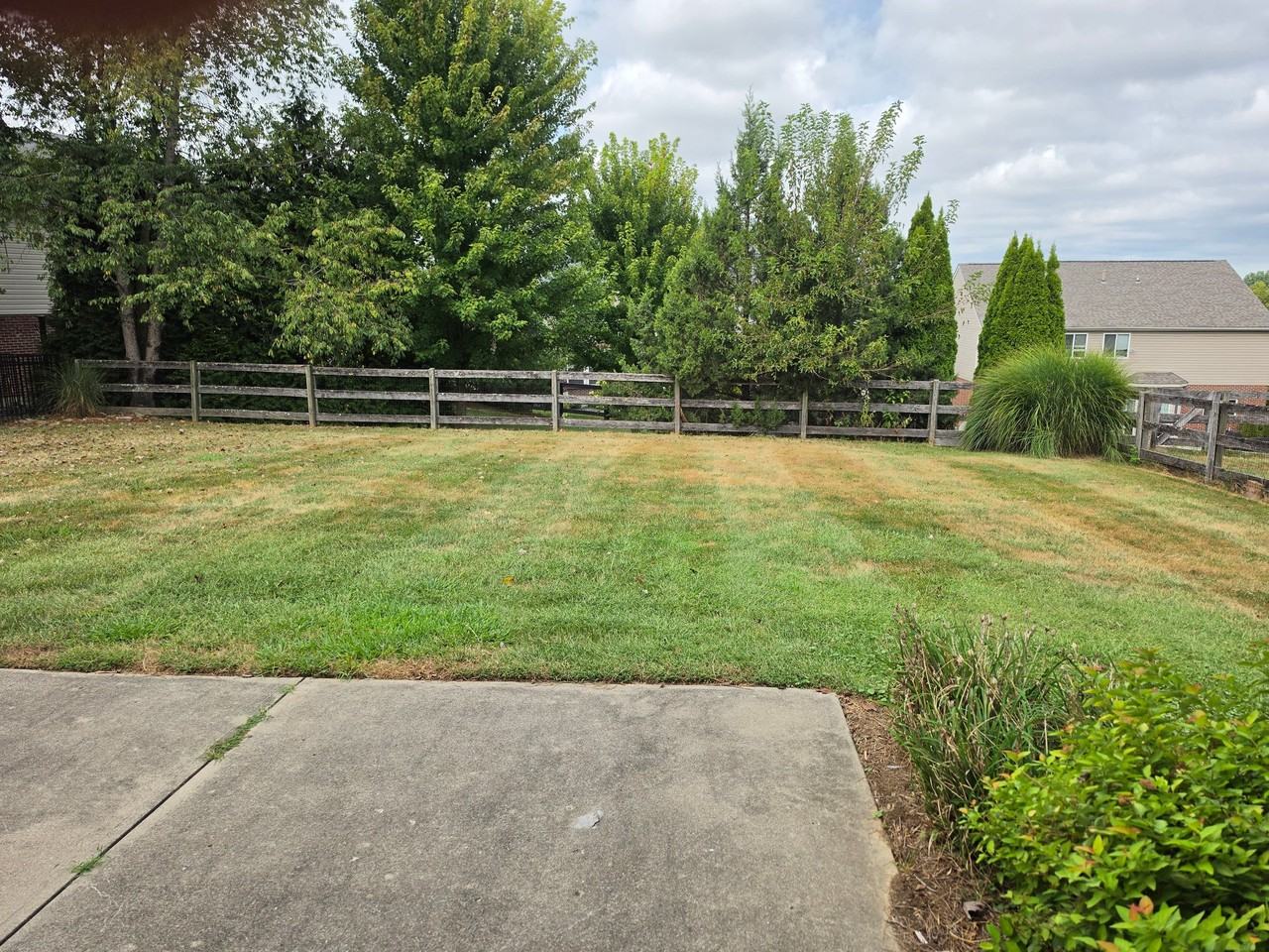 9845 Burleigh Ln - Photo 2 of 20