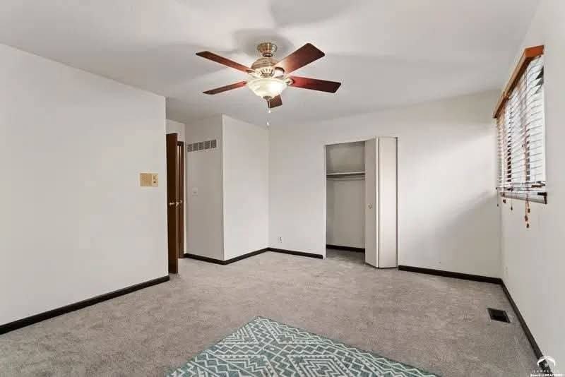 2620 W 24th Ter - Photo 2 of 5