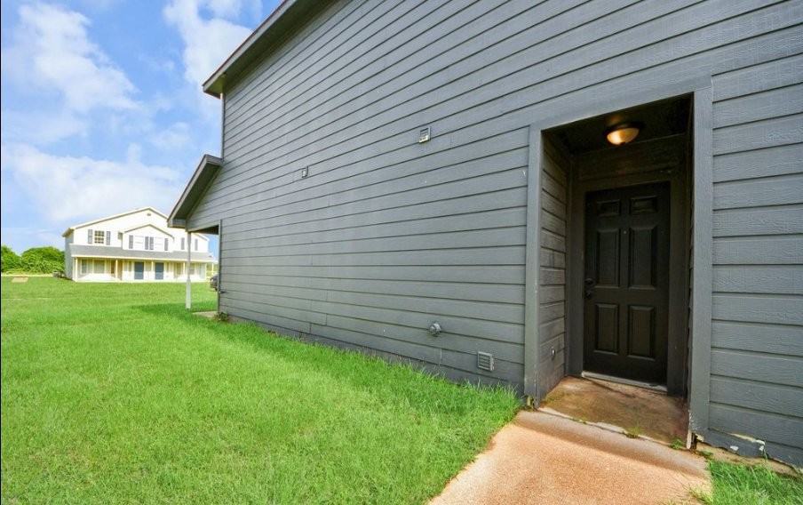23366 High Point St - Photo 6 of 9