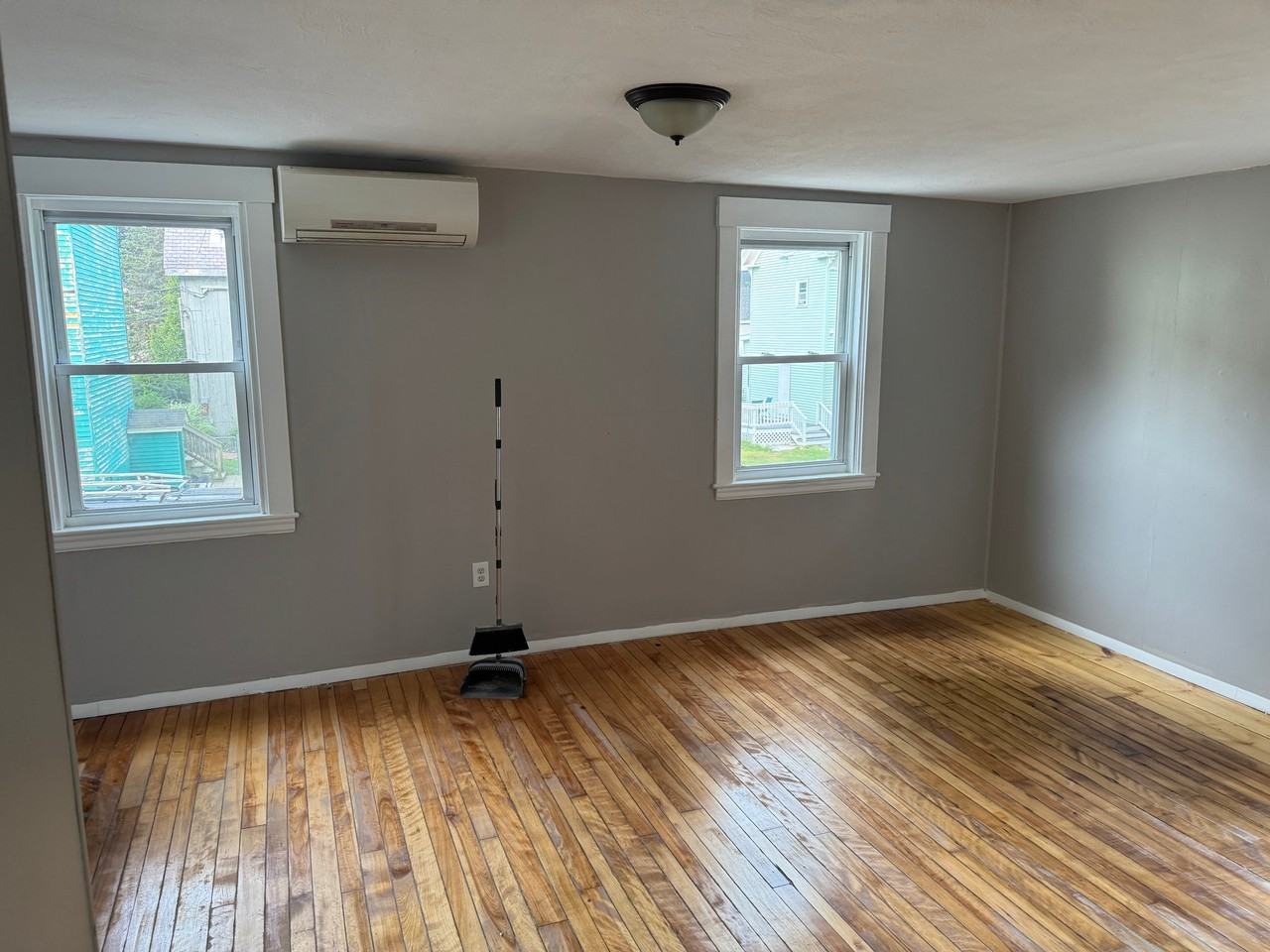 28 Beacon St #4 - Photo 2 of 13