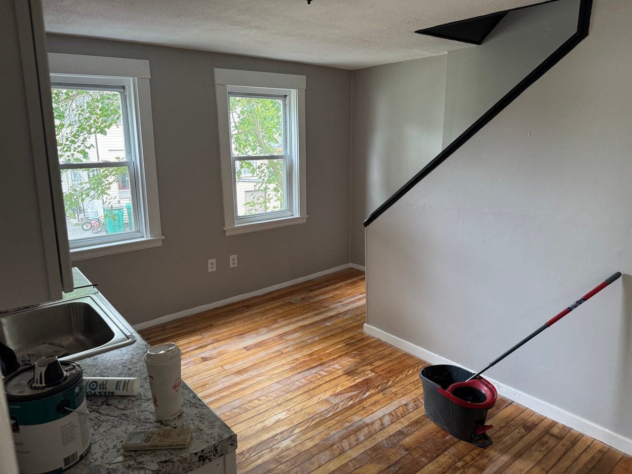 28 Beacon St #4 - Photo 3 of 13