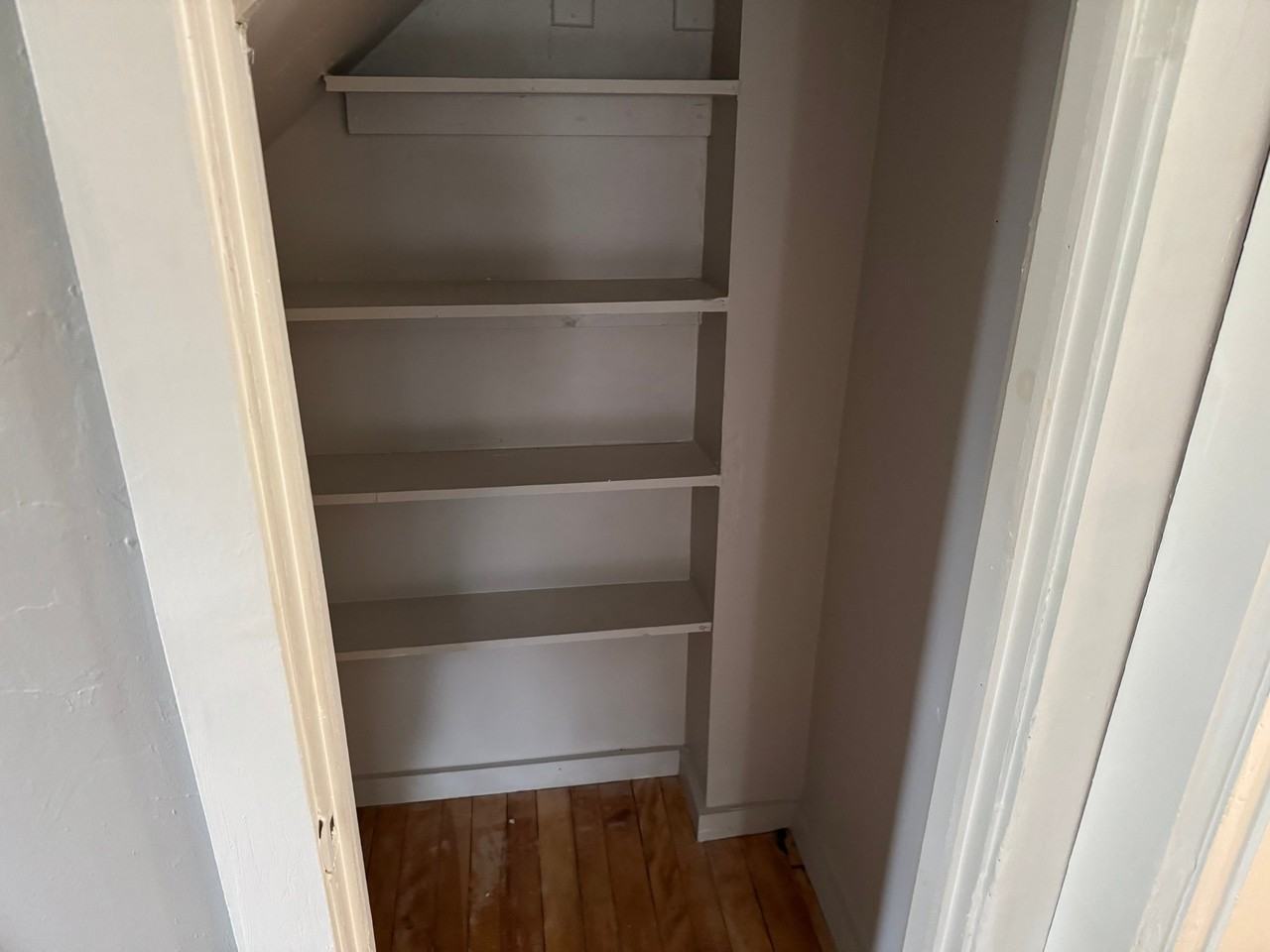 28 Beacon St #4 - Photo 5 of 13