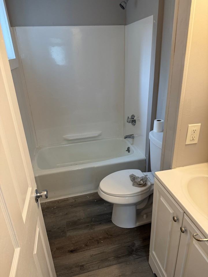 28 Beacon St #4 - Photo 6 of 13