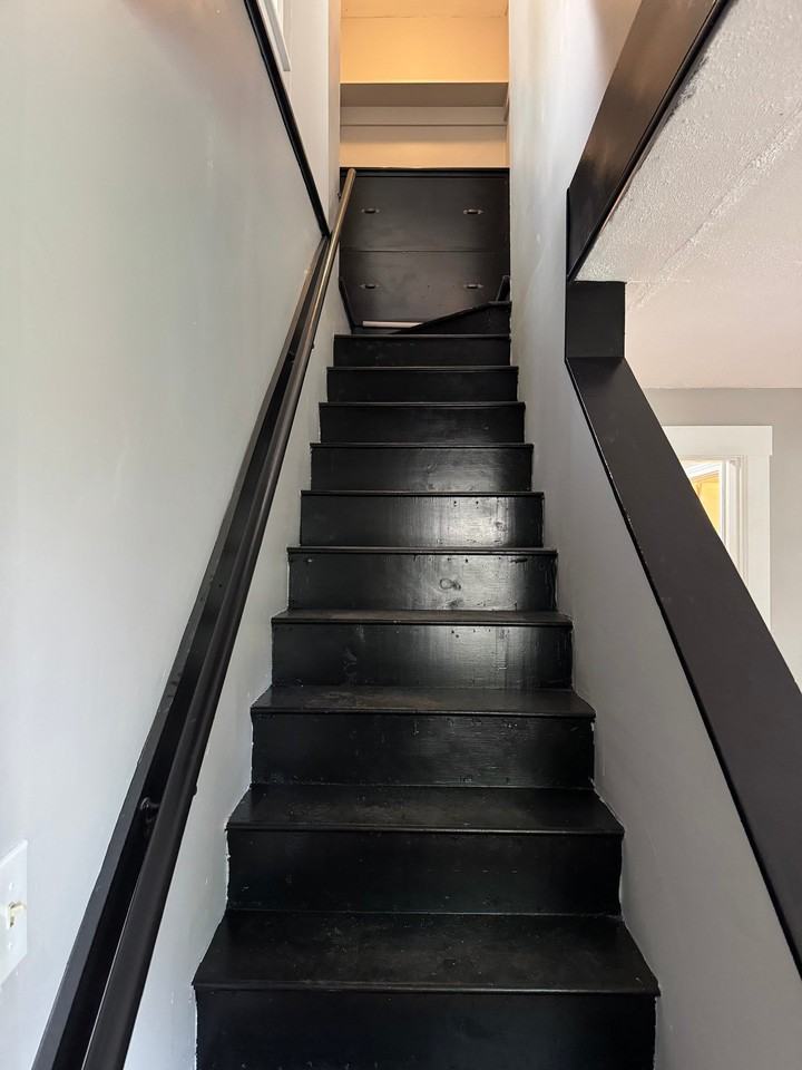 28 Beacon St #4 - Photo 7 of 13