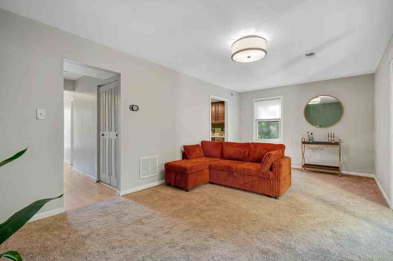 1502 Cedar Mountain Ct - Photo 2 of 16