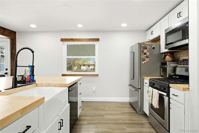 9069 Ithaca Way - Photo 4 of 20