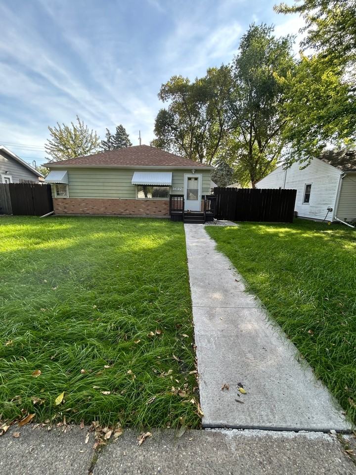1617 5th St N - Photo 3 of 14