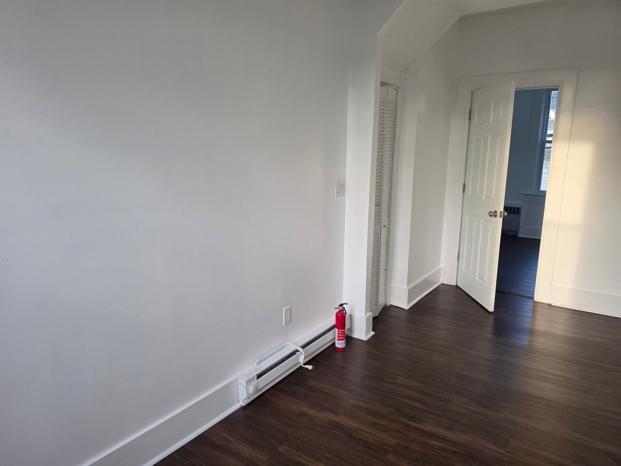 129 Hobart Ave - Photo 6 of 10