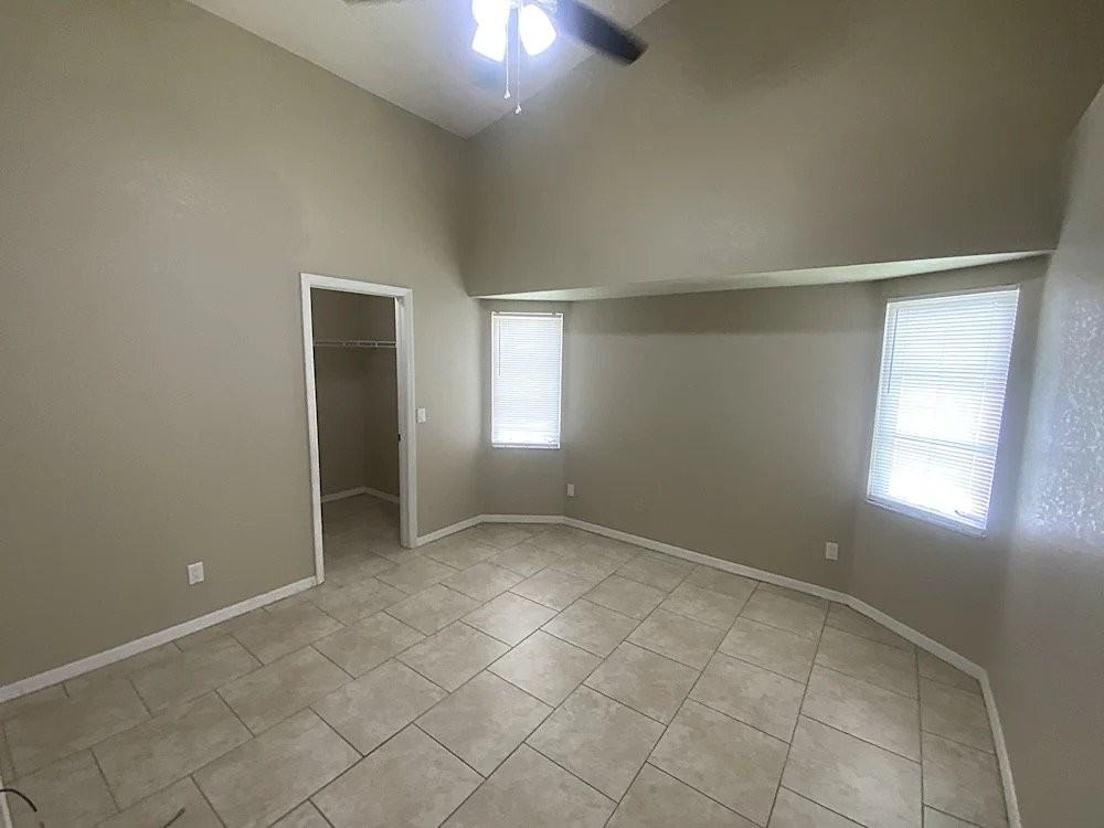 23307 Moorhead Ave - Photo 2 of 10
