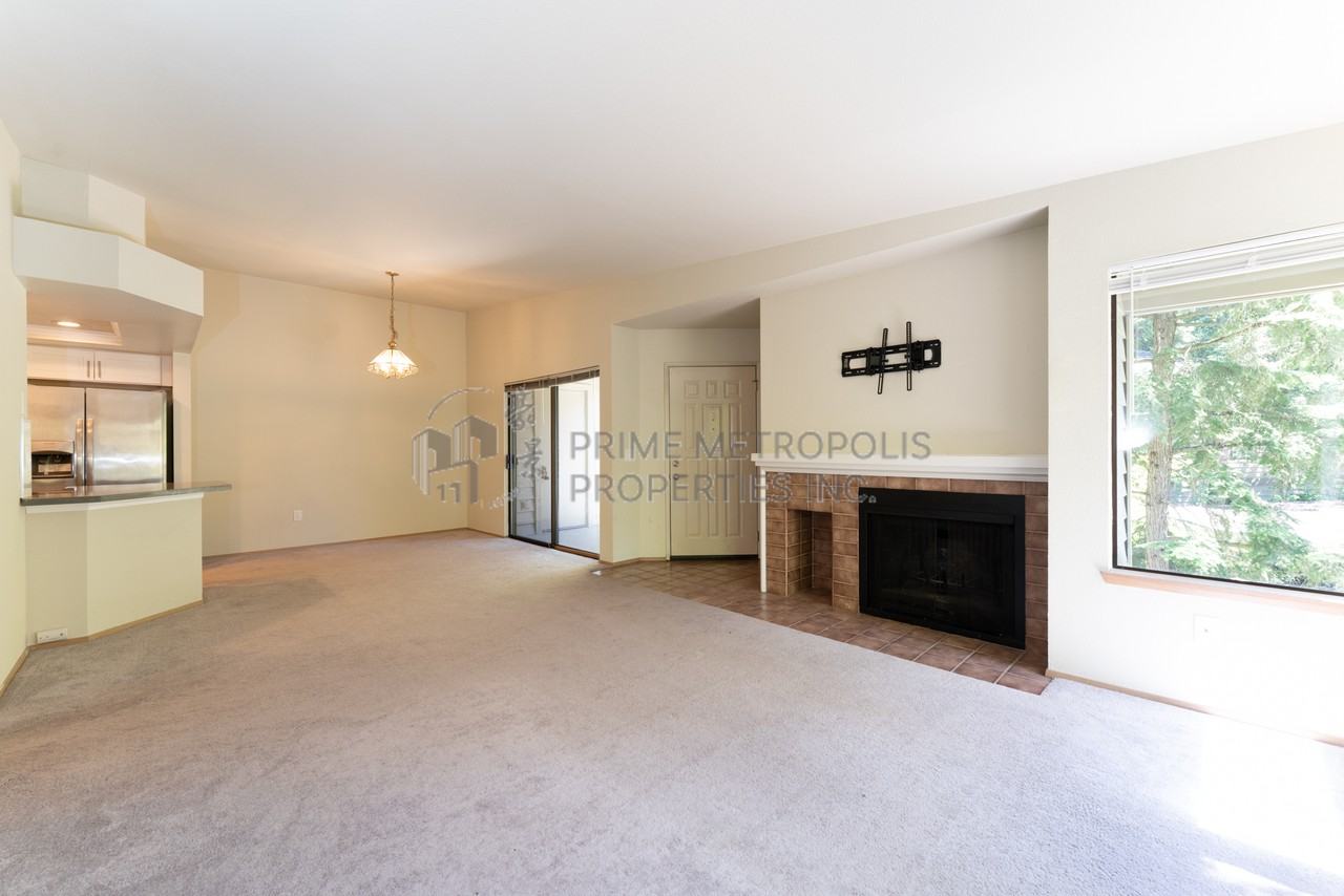 1270 Bellevue Way NE Unit 8 Bellevue WA 98004 LCG - Photo 4 of 17