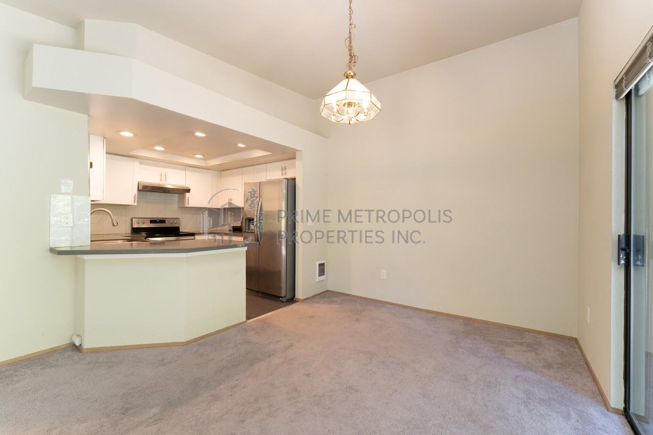 1270 Bellevue Way NE Unit 8 Bellevue WA 98004 LCG - Photo 5 of 17
