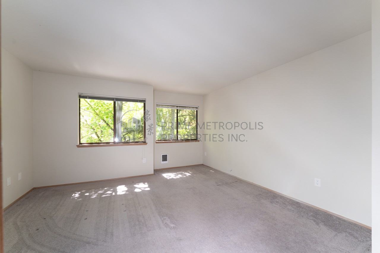 1270 Bellevue Way NE Unit 8 Bellevue WA 98004 LCG - Photo 7 of 17