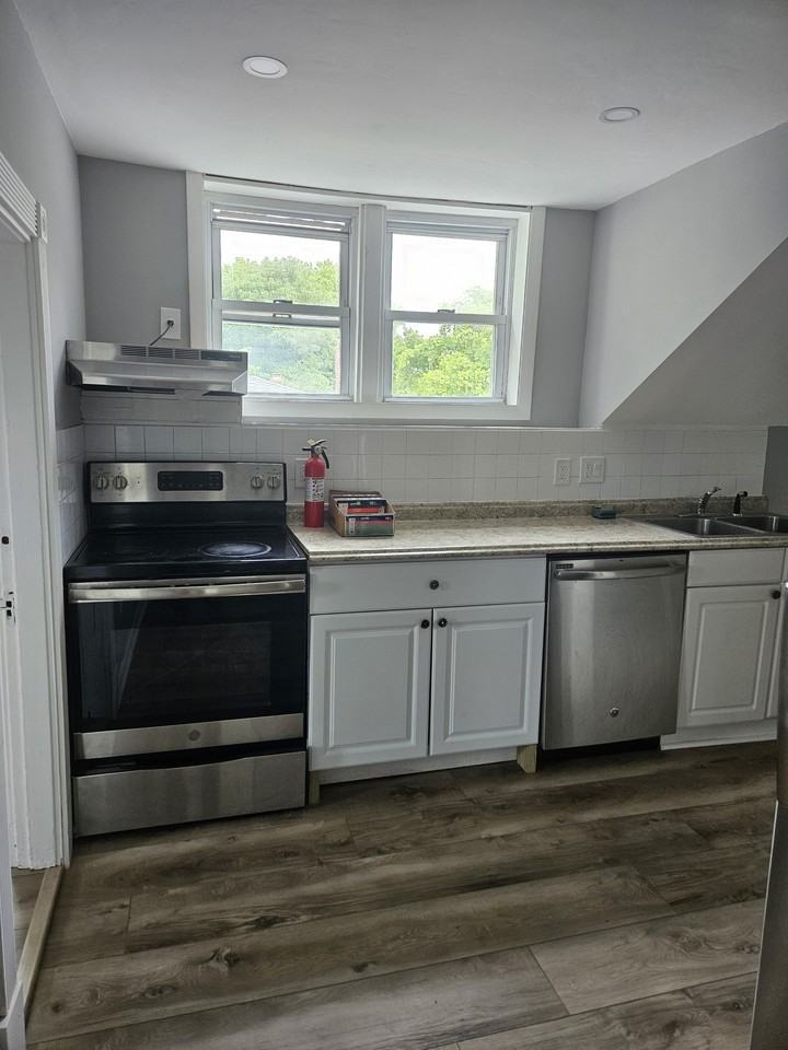 14 Hillside Street - Photo 5 of 45