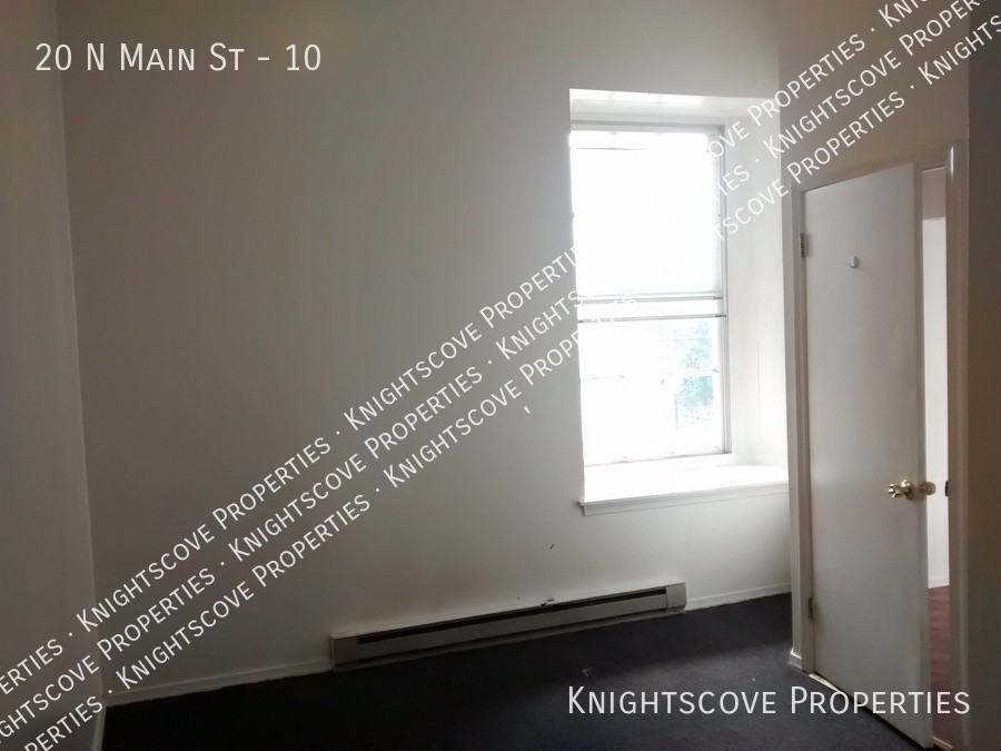 20 N Main St #10 - Photo 4 of 31