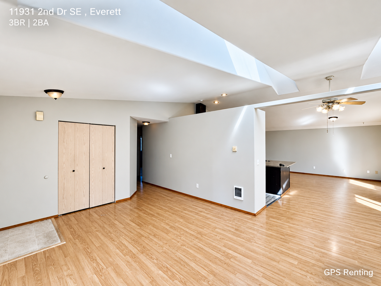 11931 2nd Dr Se - Photo 3 of 20
